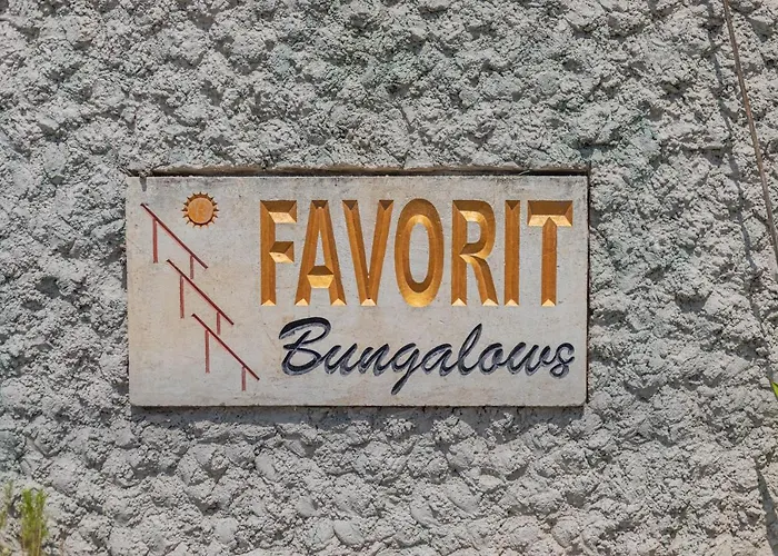 Favorit Exclusive & ホリデーパーク 3*